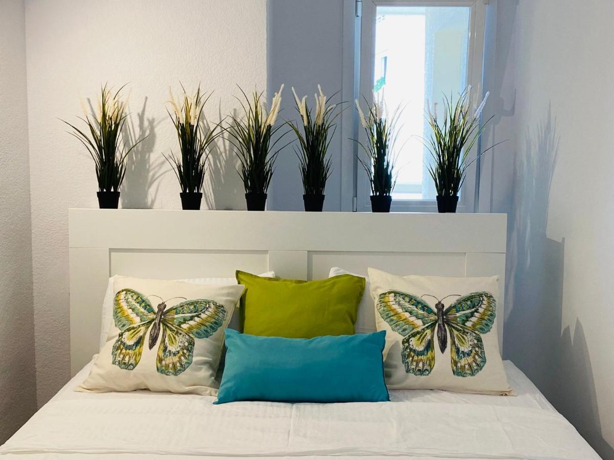First Line! Art-Apartment On The Seafront Of Marbella With Swimming Pool Bagian luar foto