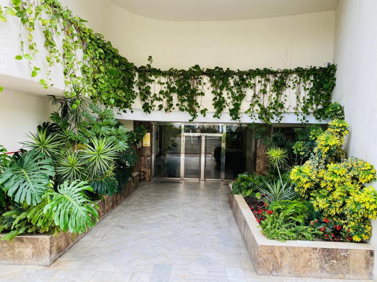 First Line! Art-Apartment On The Seafront Of Marbella With Swimming Pool Bagian luar foto
