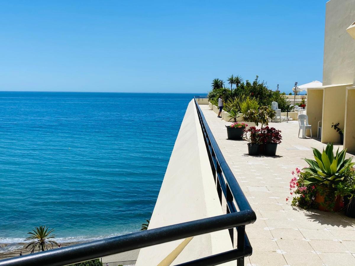 First Line! Art-Apartment On The Seafront Of Marbella With Swimming Pool Bagian luar foto