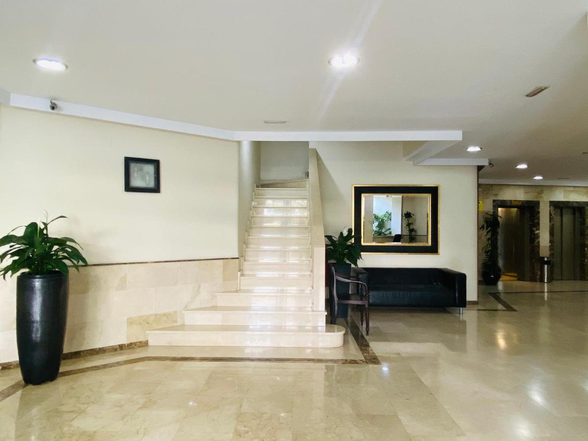 First Line! Art-Apartment On The Seafront Of Marbella With Swimming Pool Bagian luar foto