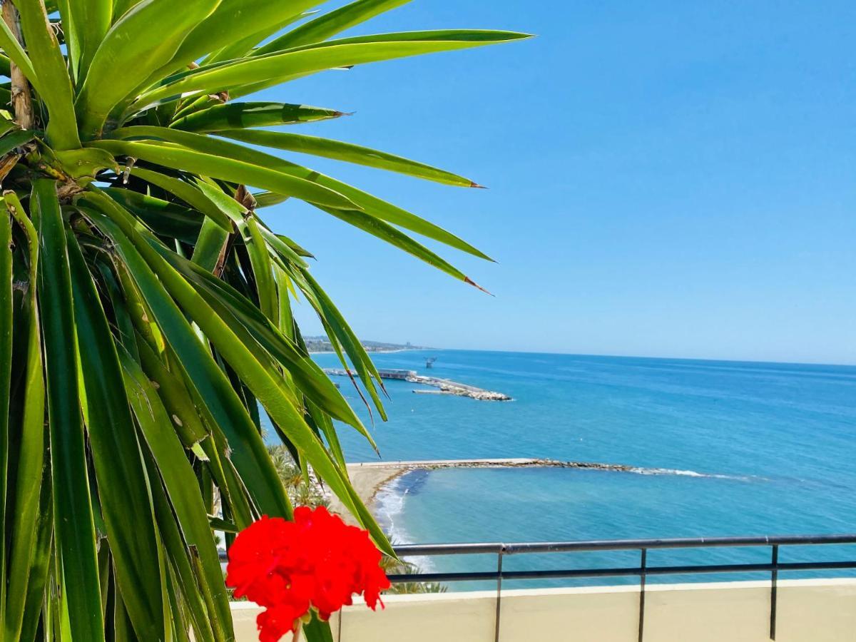 First Line! Art-Apartment On The Seafront Of Marbella With Swimming Pool Bagian luar foto