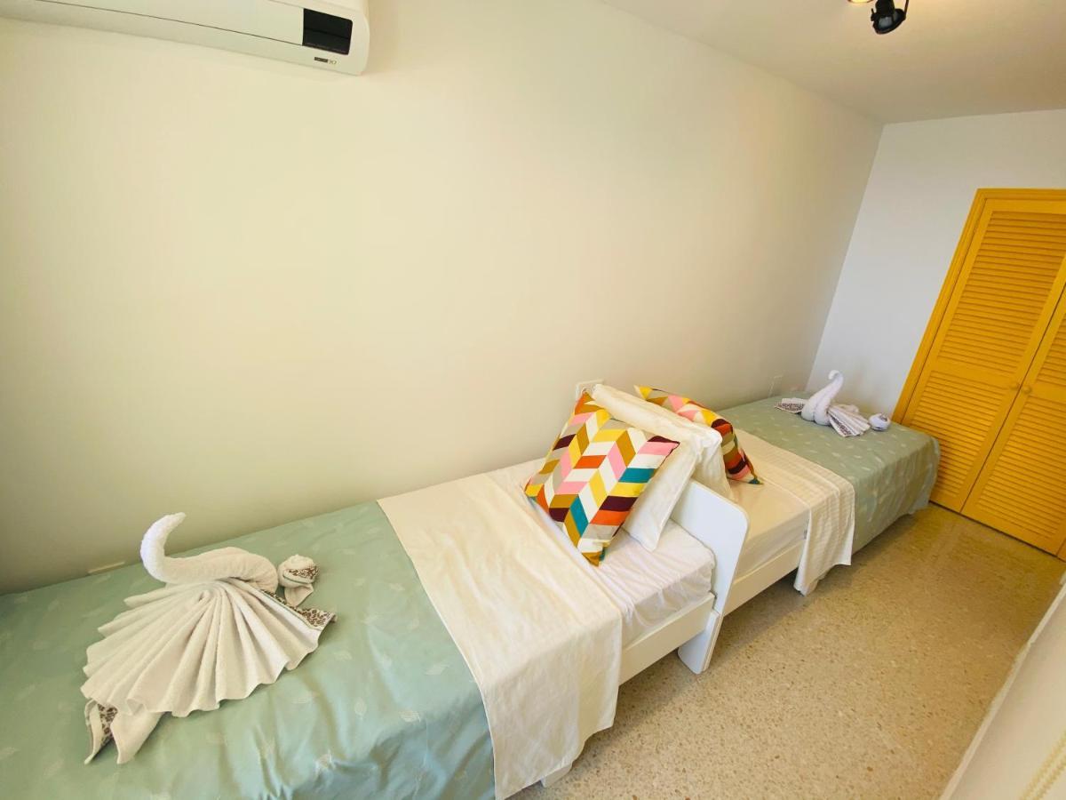 First Line! Art-Apartment On The Seafront Of Marbella With Swimming Pool Bagian luar foto