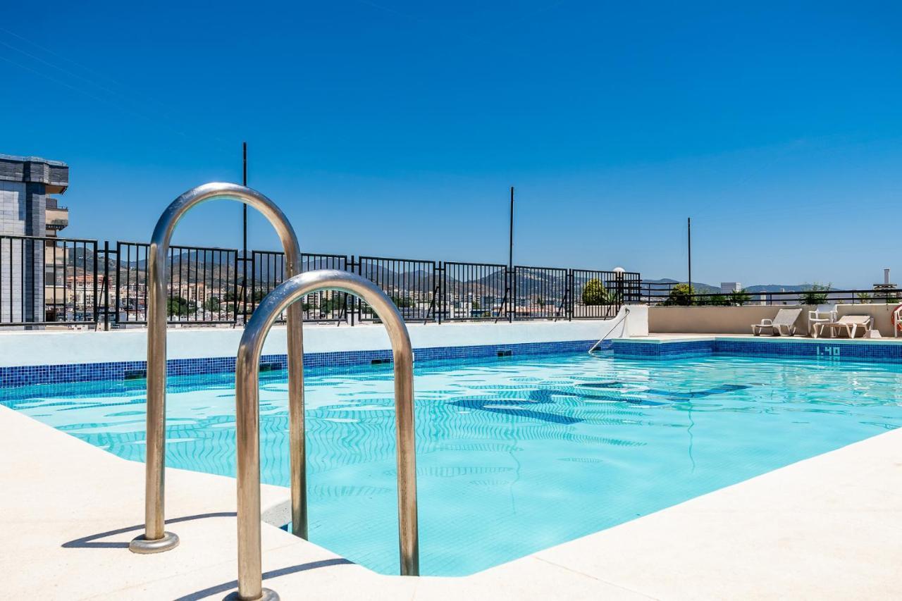 First Line! Art-Apartment On The Seafront Of Marbella With Swimming Pool Bagian luar foto